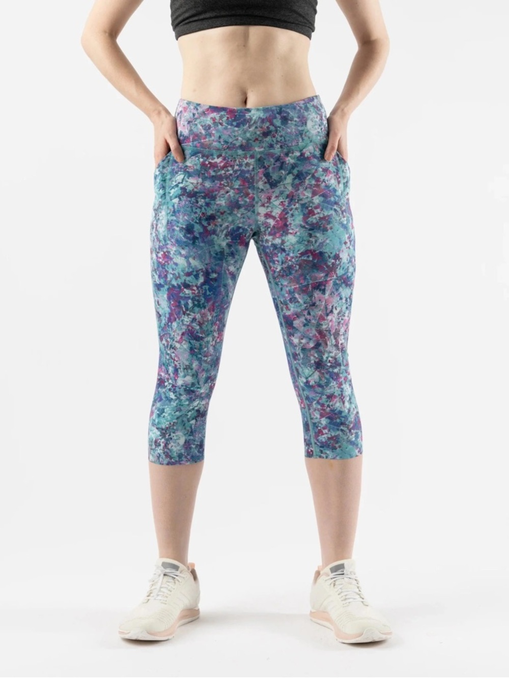 Rabbit speed capri salt air leaves sz med